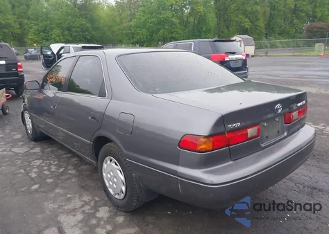 1999 Toyota Camry Le from USA, damaged, VIN 4T1BG22K4XU566174